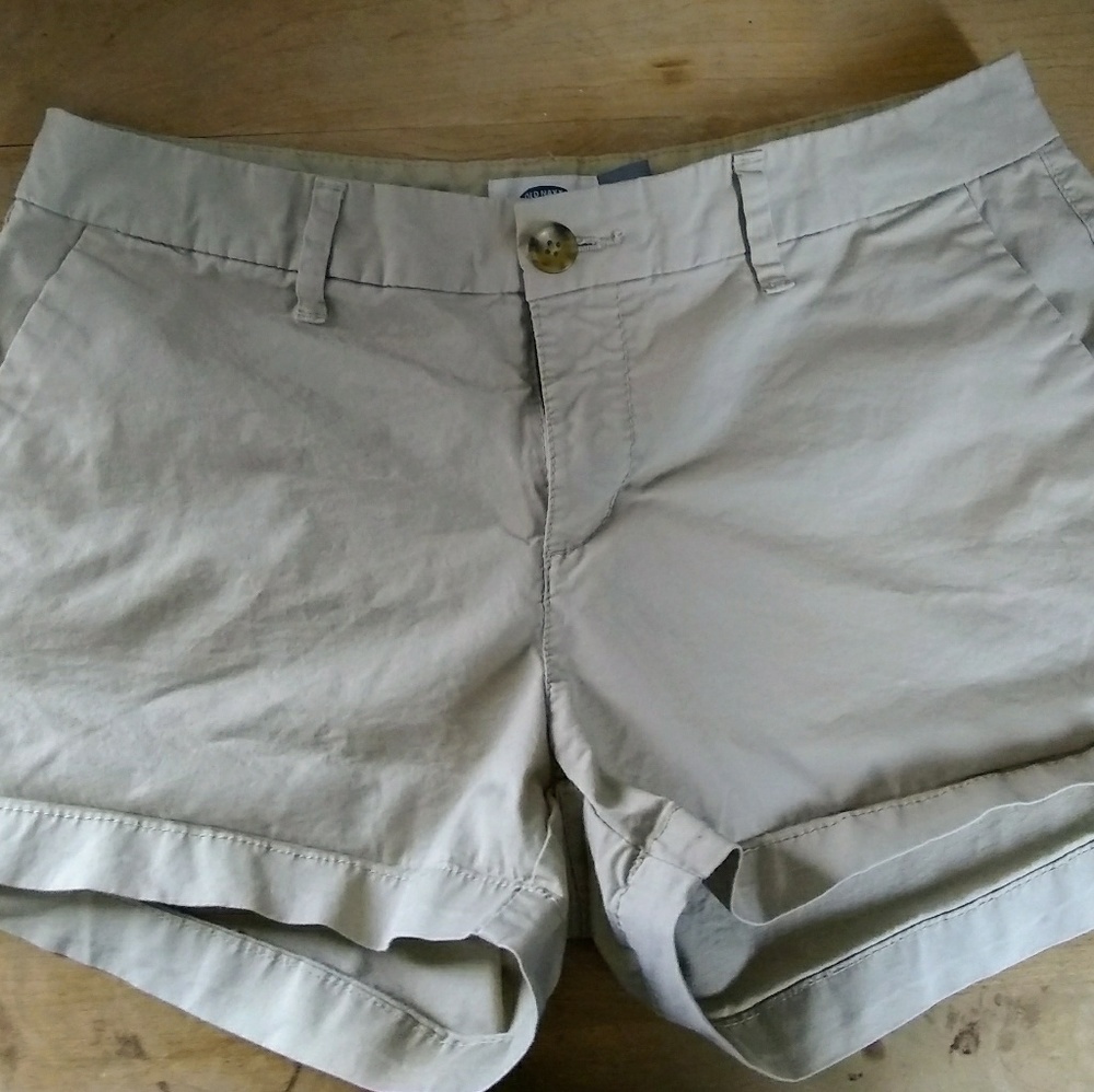 Kaki Shorts